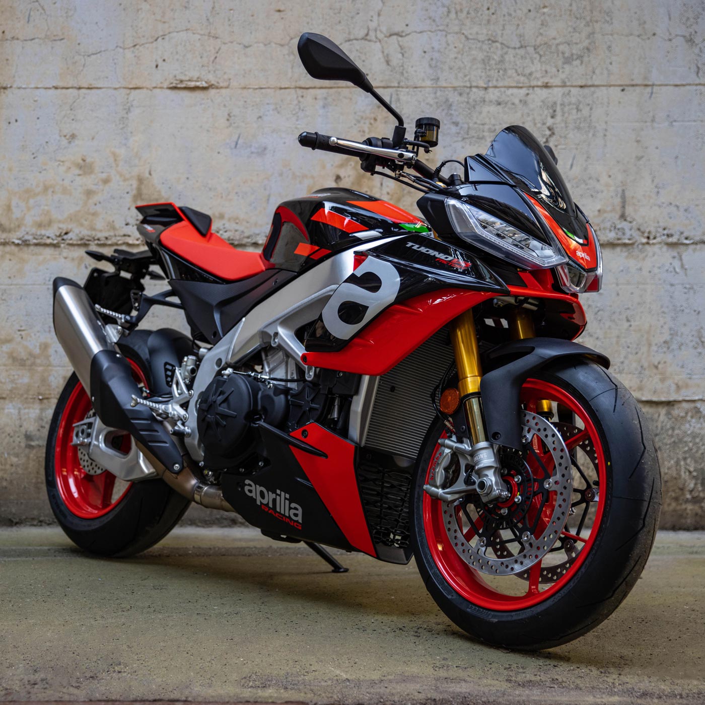 aprilia tuono v4 factory gallery 1